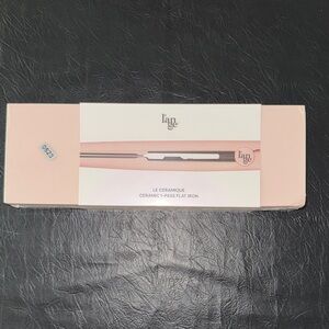 L’ange Le Ceramique Blush Flat Iron, NEW